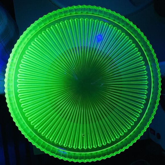 Uranium Green Depression Glass Serving Dresser Tray Platter Vanity GLOWS 11.5 in - Picture 1 of 11